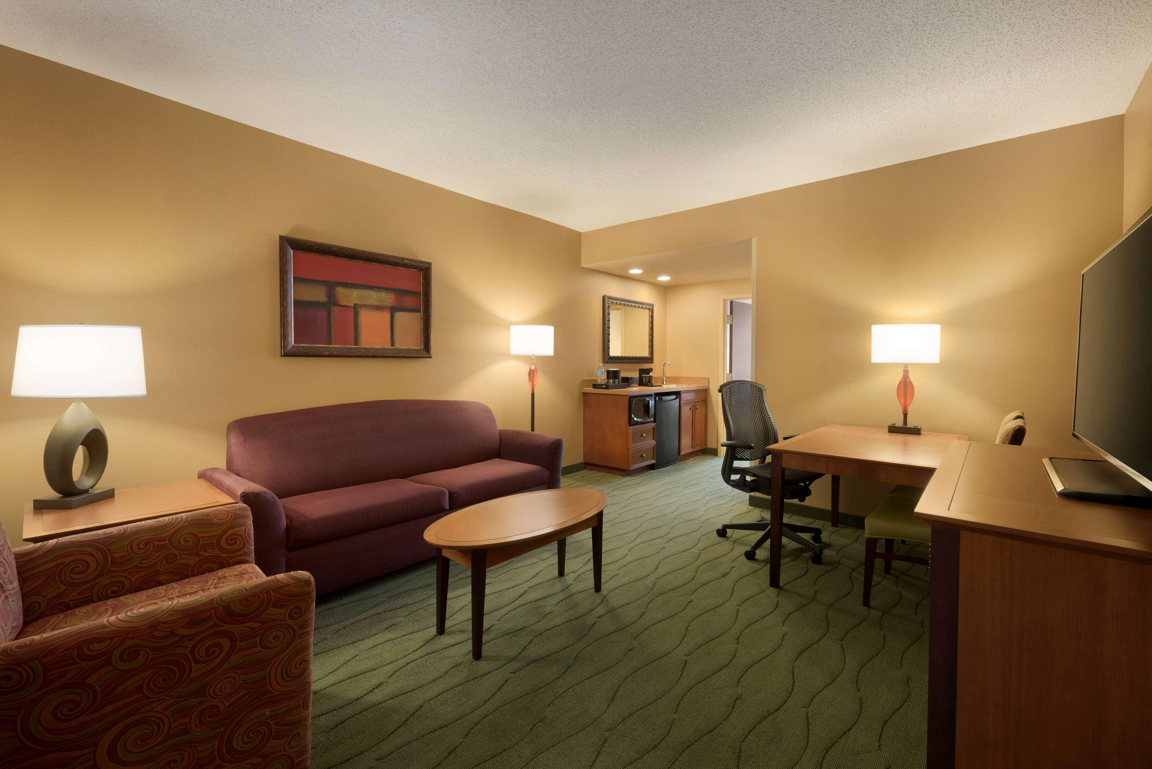 Embassy Suites East Peoria Hotel And Riverfront Conference Center Exterior photo
